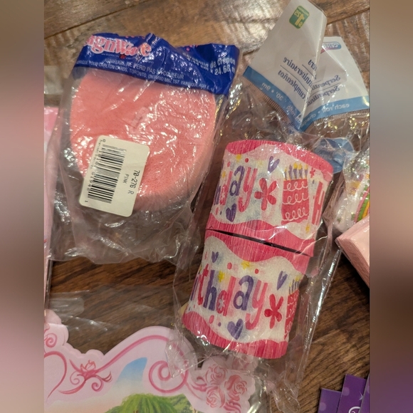 Princess Birthday decorations loot bags, streamers, table clothes, & more - Picture 6 of 9